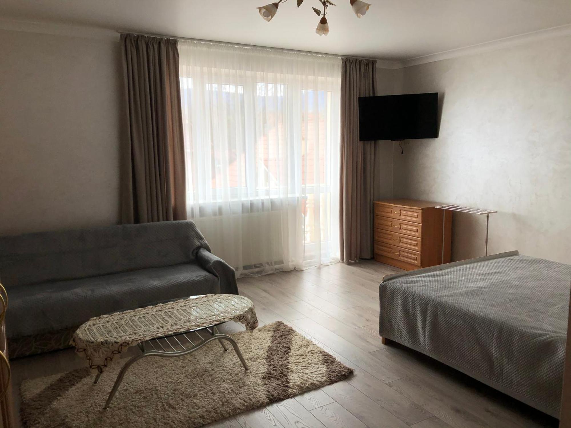 У Оксани Hotel Solochyn Exterior photo