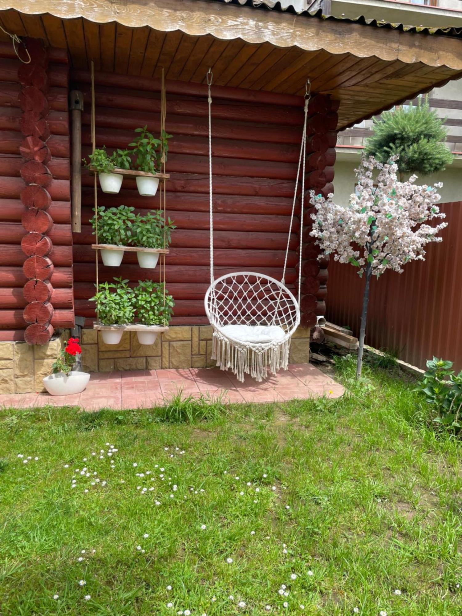 У Оксани Hotel Solochyn Exterior photo